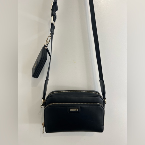 DKNY Tutu Double Zip Camera Logo Strap Crossbody Bag - Picture 5 of 14